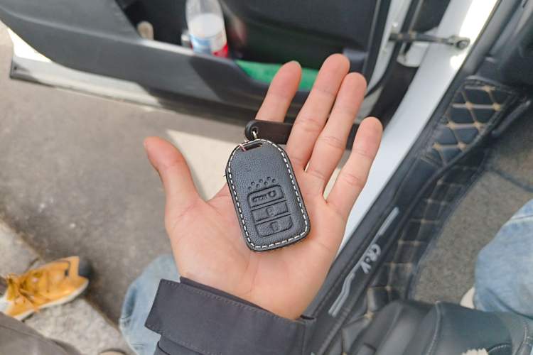 Used Honda CR-V 2017 240TURBO CVT Front-Wheel Drive Fashion Edition