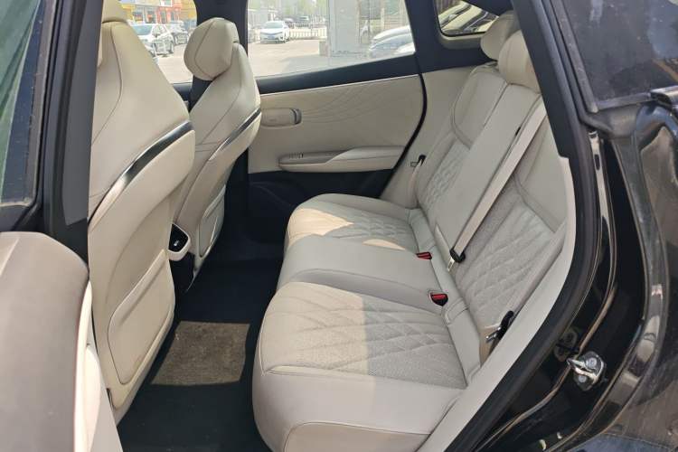 Used Deepal S07 2023 S7i 620Max All-Electric Version Left Rear Seat