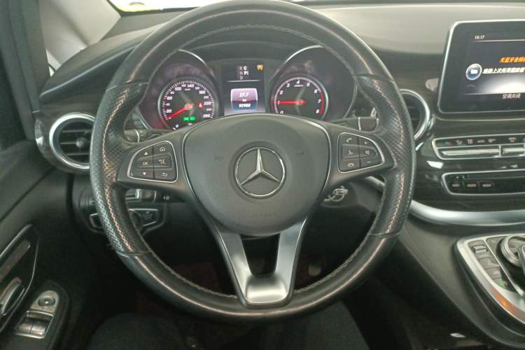 Used Mercedes-Benz V-Class 2017 V 260 Avantgarde Edition