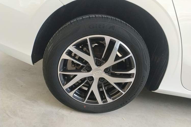 Used Geely Auto Emgrand 2022 4th Generation 1.5L Manual Luxury Model Exterior 5