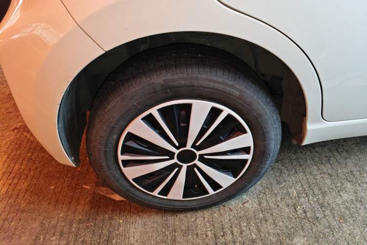 Used SOL E10X 2022 Flower Fairy Design Four-Leaf Clover Right Rear Wheel Hub