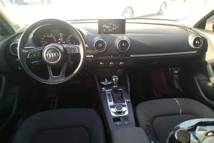 Used Audi A3 2020 Restyled Sportback 35 TFSI Entry-Level China VI Emission Standard
