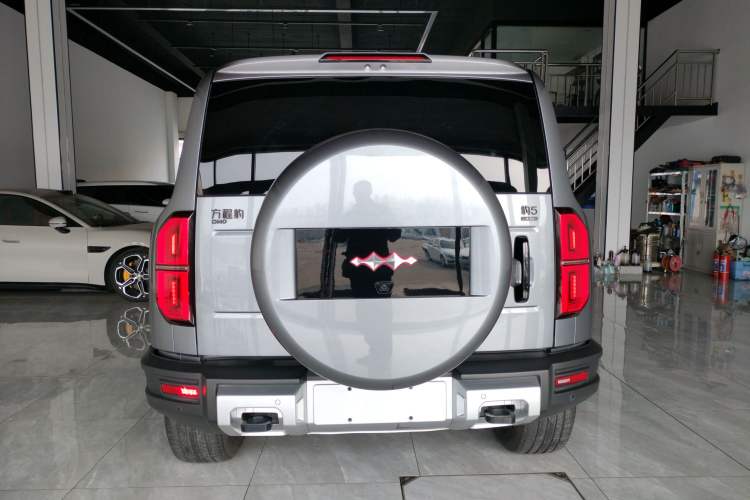 Used Formula Leopard 5 2023 Navigator Edition