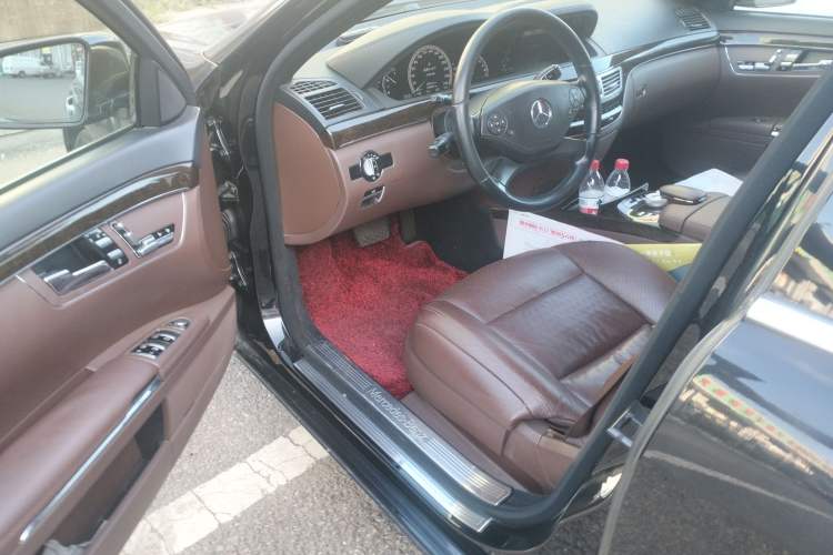 Used Mercedes-Benz S-Class 2010 S 300 L Luxury Model
