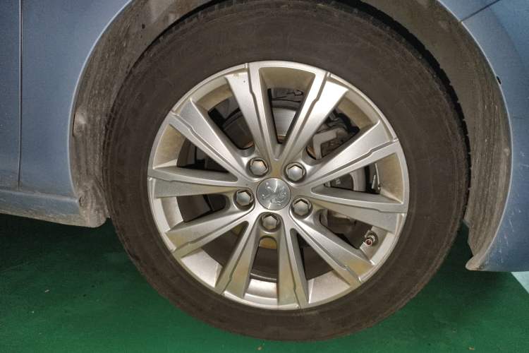 Used Peugeot 308S 2015 1.2T Automatic Jingchi Edition Right Front Wheel Hub