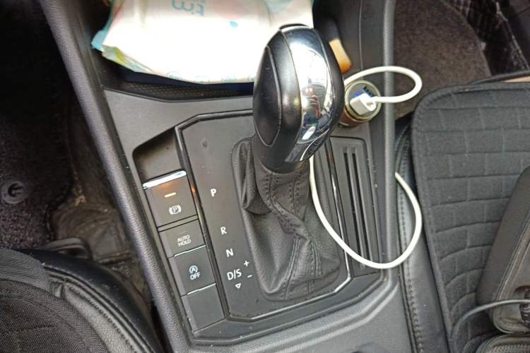 Used Volkswagen Lavida 2019 1.5L Automatic Fashion Edition China VI Gear Lever