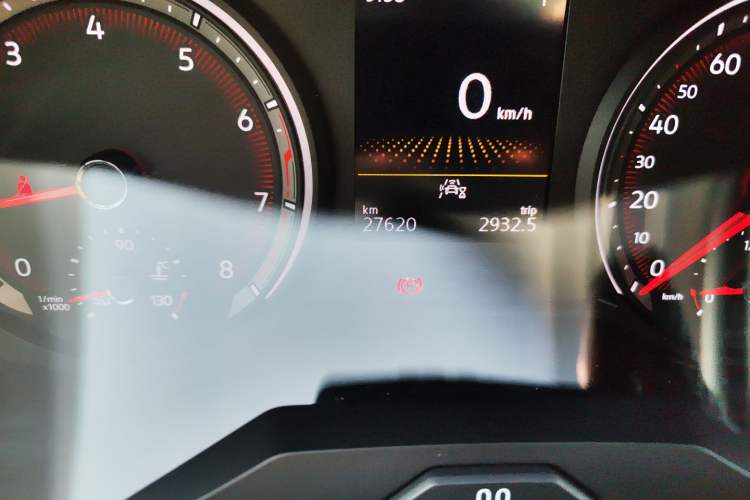 Used Volkswagen Tayron 2021 280TSI Two-Wheel Drive Luxury Smart Connectivity Version Odometer Close Up