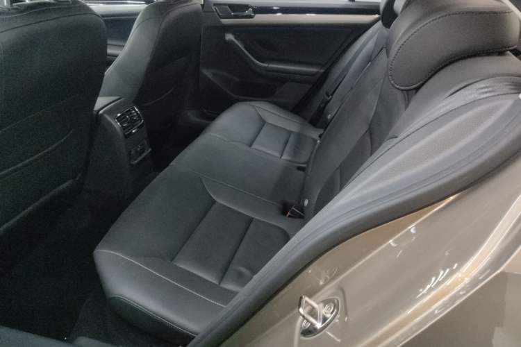 Used Volkswagen Sagitar 2016 230TSI 25th Anniversary Edition
