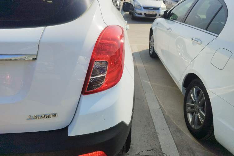 Used Buick Encore 2015 1.4T Automatic Two-Wheel Drive Urban Elite Version