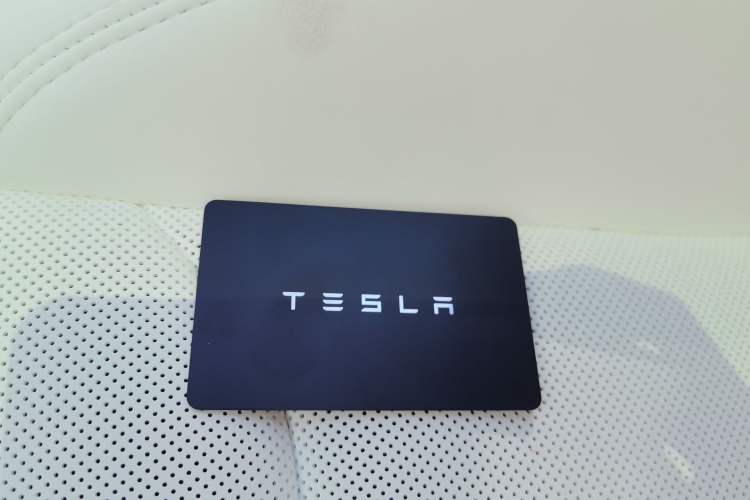 Used Tesla Model Y 2025 Rear-Wheel-Drive Version
