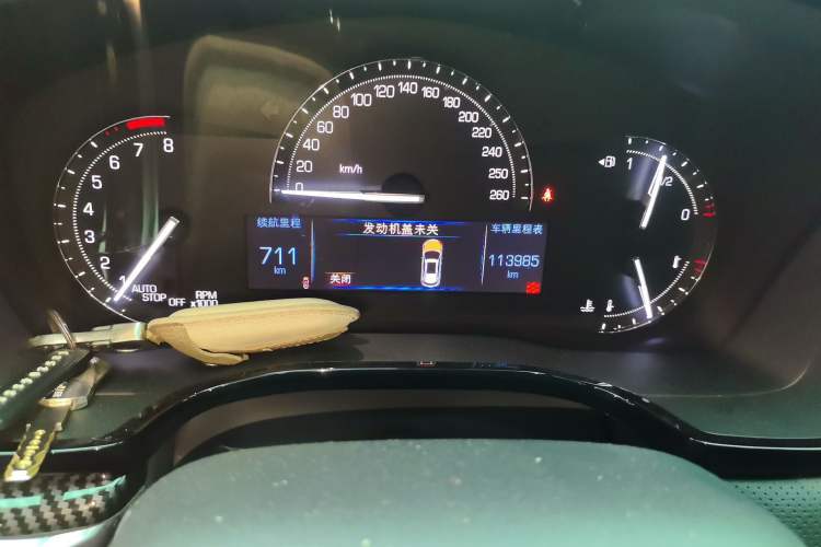 Used Cadillac XT5 2016 28T Four-Wheel Drive Luxury Model Odometer Close Up