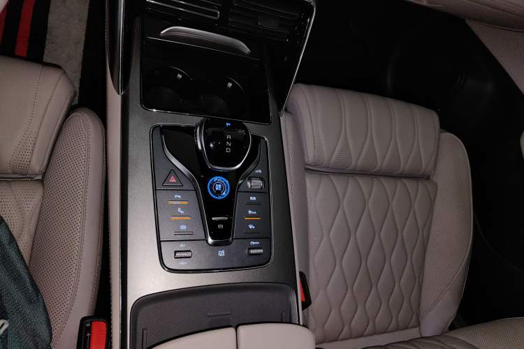 Used BYD Tang New Energy 2024 DM-i Glory Edition 112KM Flagship Model
