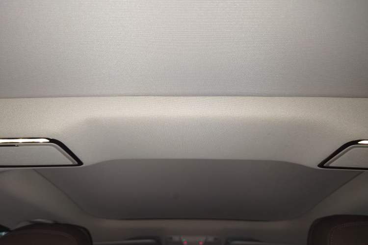 Used Mercedes-Benz E-Class 2016 E 300 L Sporty and Stylish Model
