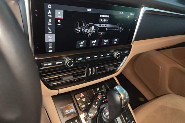 Used Porsche Macan 2018 Macan 2.0T
