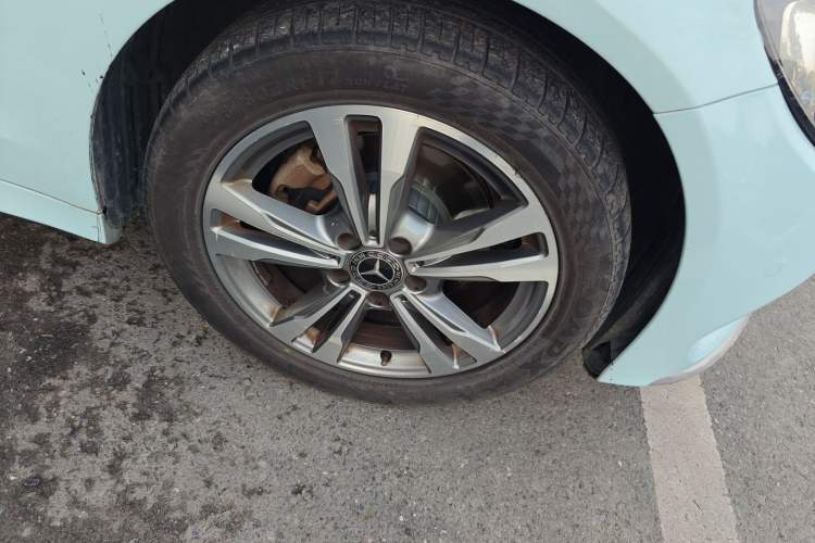 Used Mercedes-Benz C-Class 2017 Facelift C 200 L Sport Edition Right Front Wheel Hub