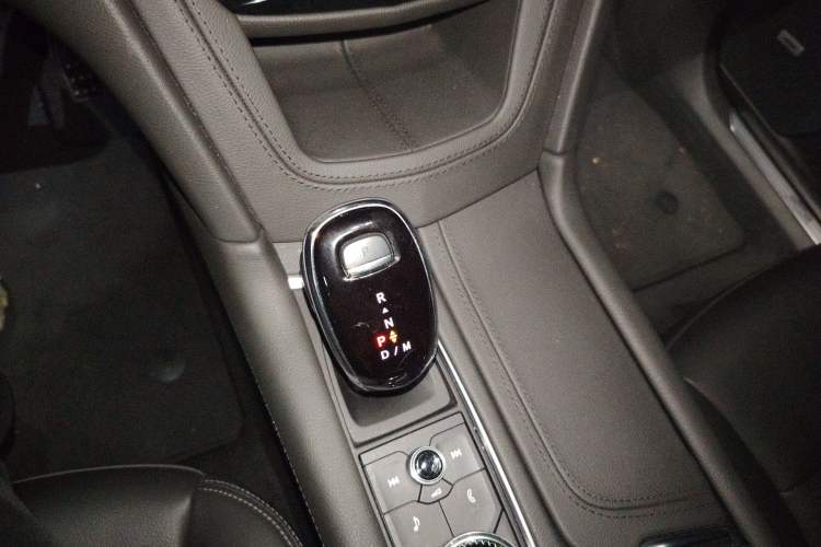 Used Cadillac XT5 2022 2.0T Two-Wheel Drive Luxury Version Gear Lever