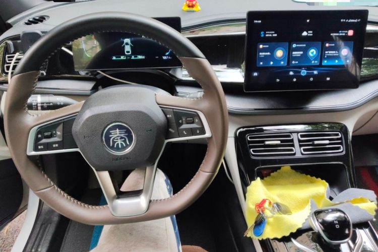 Used BYD Qin PLUS 2024 HONOR Edition DM-i 55KM Leading Model Audio And AC Panel