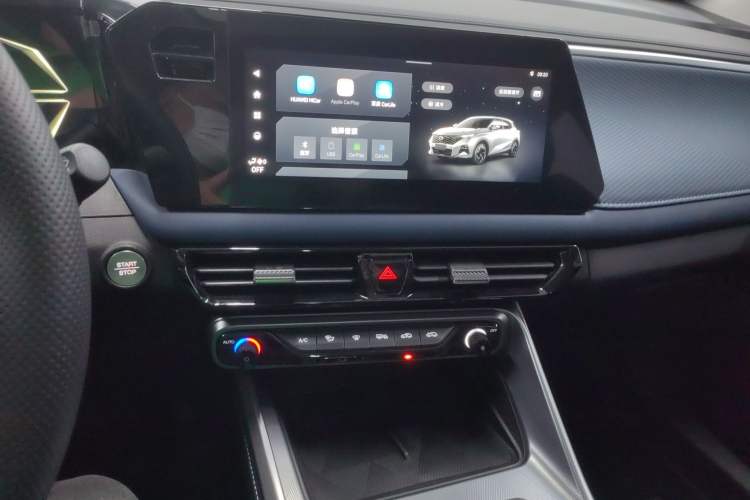 Used GAC Trumpchi GS3 2025 Shadow Speed 270T Enjoyment Edition Soaring to New Heights Audio And AC Panel