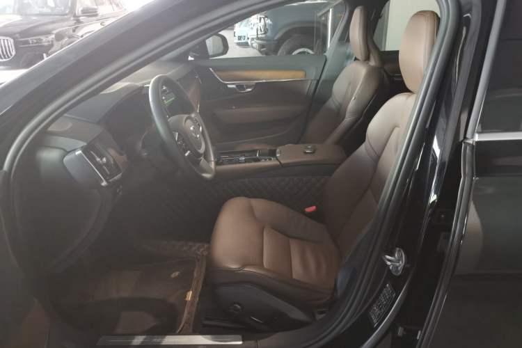 Used Volvo S90 New Energy 2024 Plug-in Hybrid Four-Wheel Drive Long-Range Zhiyi Luxury Edition