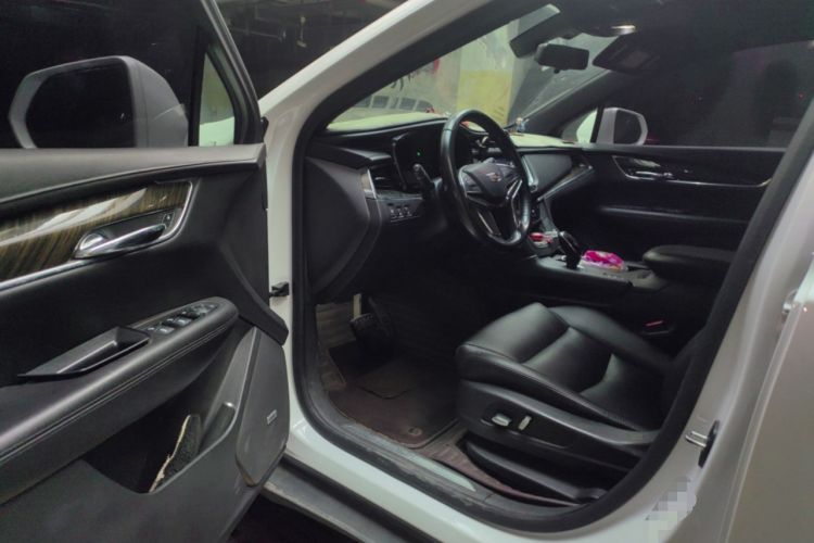 Used Cadillac XT5 2018 28E Four-Wheel Drive Tech Version