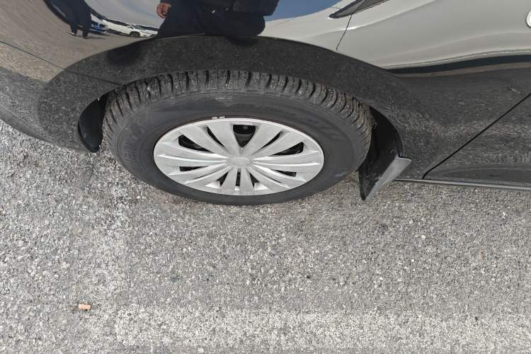 Used Volkswagen Santana 2015 1.6L Manual Fashion Edition Left Front Wheel Hub