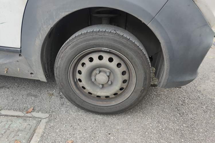 Used Foton Intelligent Blue Elf E7 2023 Pure Electric Van Flat Roof 2 Seats CATL 46.36 kWh