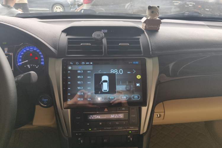 Used Toyota Camry 2015 Dual-Engine 2.5 HG Luxury Navigation Edition Audio And AC Panel