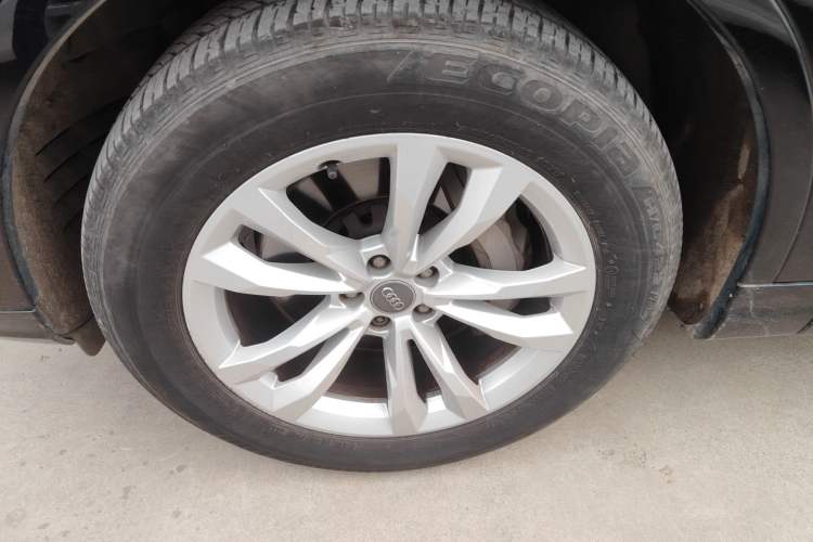 Used Audi Q7 2018 45 TFSI Technology Edition Exterior 4