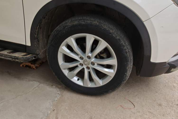 Used Dongfeng Aeolus AX7 2015 2.0L Automatic Zhiyi Trim Right Front Wheel Hub