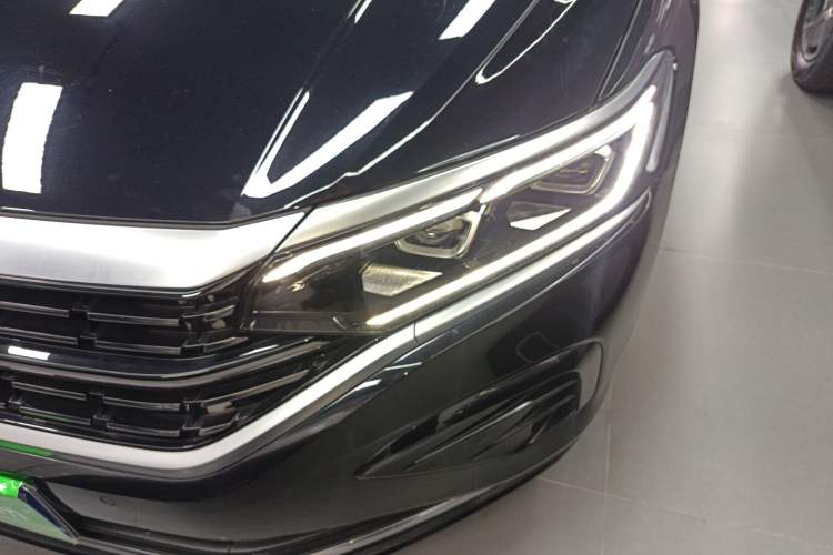 Used Volkswagen Passat 2023 Facelift 330TSI Luxury Edition
