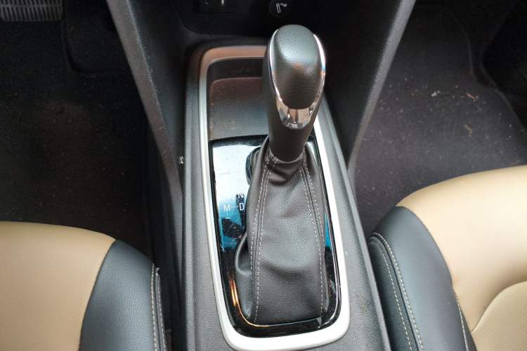 Used Chevrolet Monza 2020 320 Automatic Enjoyment Edition Gear Lever