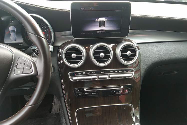 Used Mercedes-Benz GLC 2019 Facelift GLC 260 L 4MATIC Luxury Model Audio And AC Panel