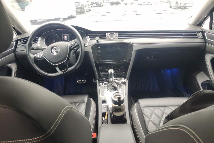 Used Volkswagen Magotan GTE Plug-in Hybrid 2020 GTE Luxury Model Center Console