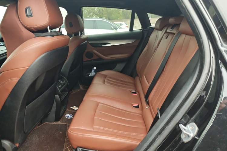 Used BMW X6 2019 xDrive28i M Sport Package Left Rear Seat