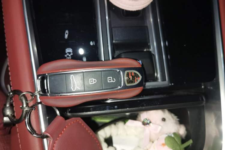 Used Porsche Panamera 2023-Year Restyled Panamera Executive Extended Platinum Edition 2.9T Vehicle Key