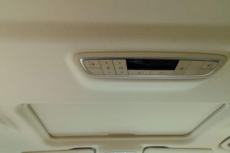 Used Buick GL8 2023 ES Lu Zun Deluxe Model
