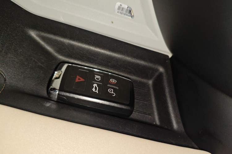 Used Land Rover Defender 2020 110 P400 SE
