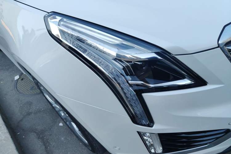 Used Cadillac XT5 2018 28E 4x4 Platinum Edition
