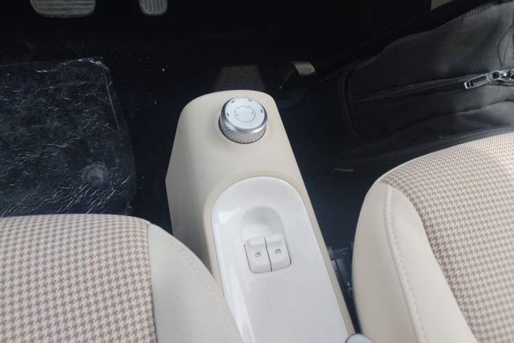 Used Wuling Hongguang MINIEV 2024 3rd Generation 215km Youth Edition Gear Lever