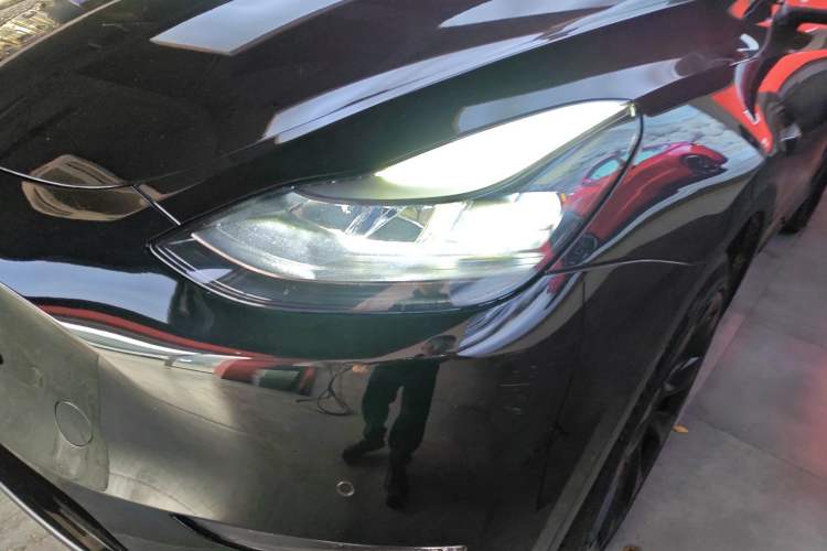 Used Tesla Model Y 2022 Long-Range All-Wheel-Drive Version