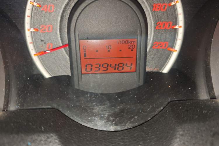 Used Honda Fit 2011 1.3L manual Comfort version