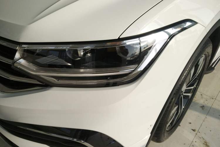 Used Volkswagen Tiguan L 2025 Model Outstanding Version 330TSI Automatic Two-Wheel Drive R-Line Longyao Edition