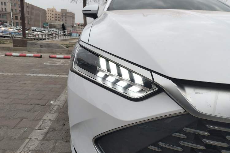 Used BYD Qin PLUS 2024 HONOR Edition DM-i 55KM Leading Model Right Front Headlight