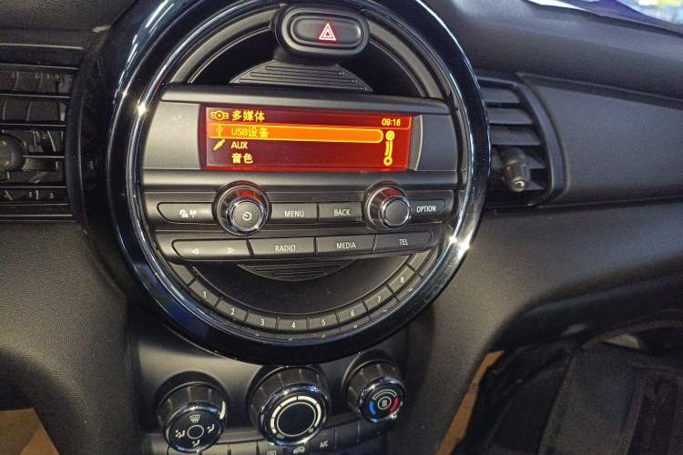 Used MINI 2016 1.2T ONE Pioneer Edition Audio And AC Panel