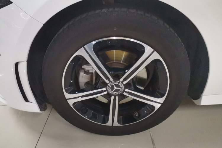 Used Mercedes-Benz A-Class 2022 Revised Version A 200 L Sport Sedan Fashionable Style
