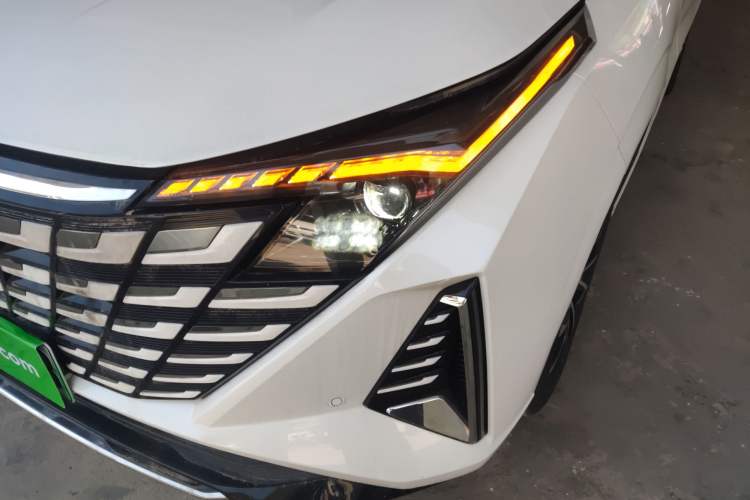 Used Changan UNI-Z New Energy 2024 Blue Whale Smart Electric iDD 125km Beyond Edition
