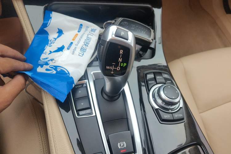 Used BMW 5 Series 2014 525Li Leading Model
