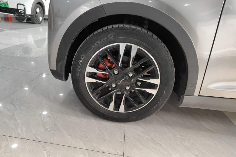 Used Chery QQ Little Ant 2022 Sweet Pink Edition Half-Sugar Version 3-Cell Lithium 30kW 408km Left Front Wheel Hub