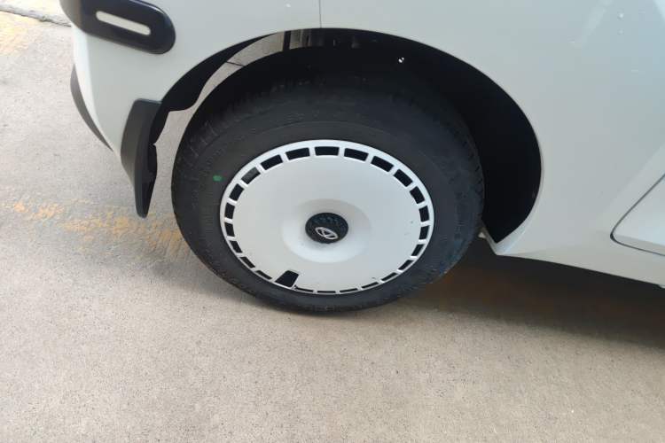 Used Chery QQ Ice Cream 2024 Edition Youth Version 205km Sundae Right Rear Wheel Hub