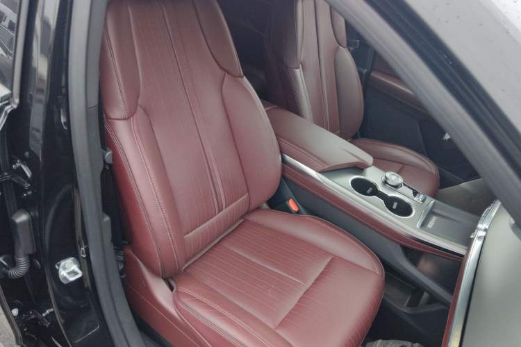 Used Cadillac XT5 2025 2.0T Platinum Edition
